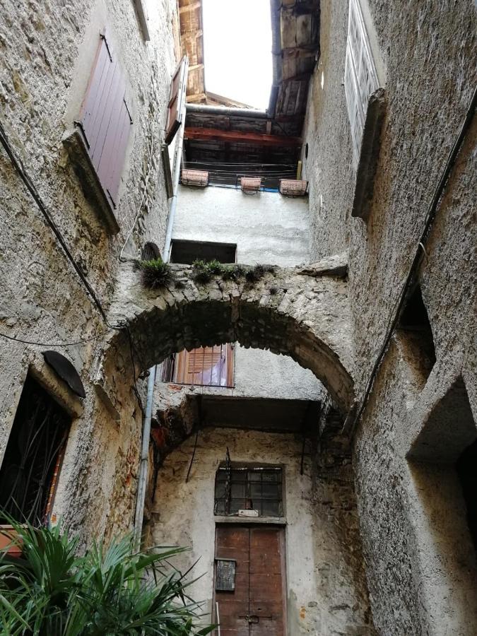 L'Antico Borgo, Un Mix Di Storia E Romanticismo Villa Lierna Buitenkant foto
